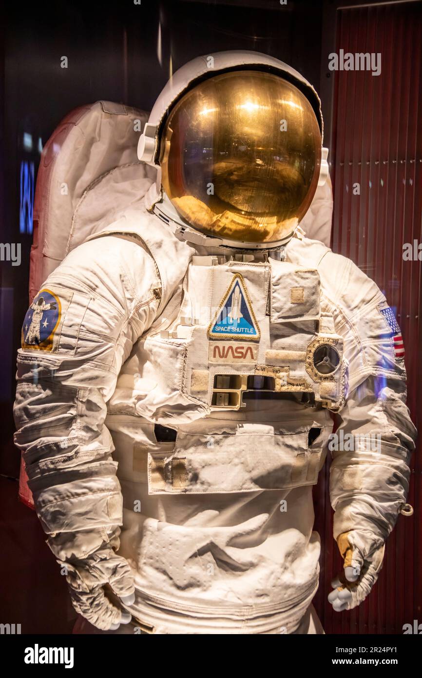Houston USA 4. Februar 2023: Die Extravehicle Mobility Unit (EMU) im Houston Space Center. Es ist ein unabhängiger anthropomorpher Raumanzug. Stockfoto