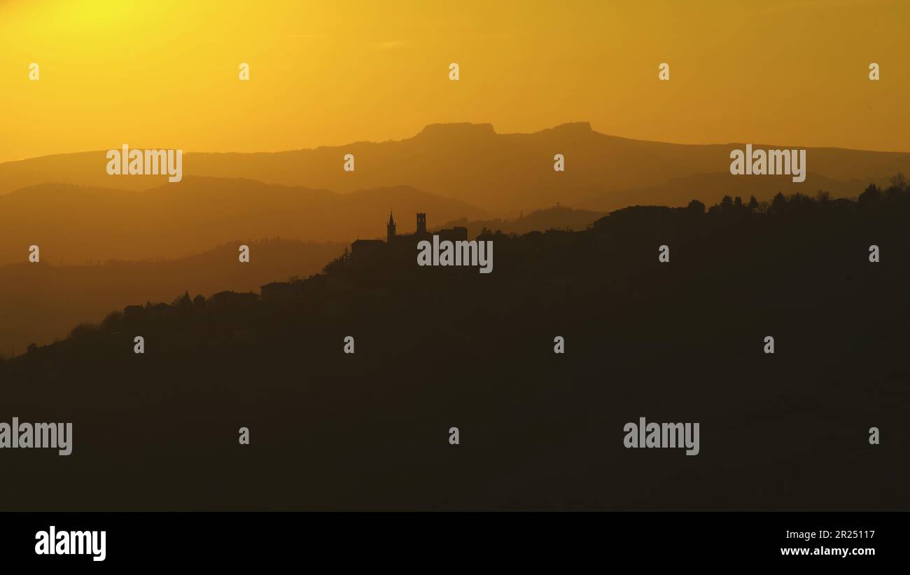 Il profilo di Auditore e Sasso Simone al tramonto Stockfoto