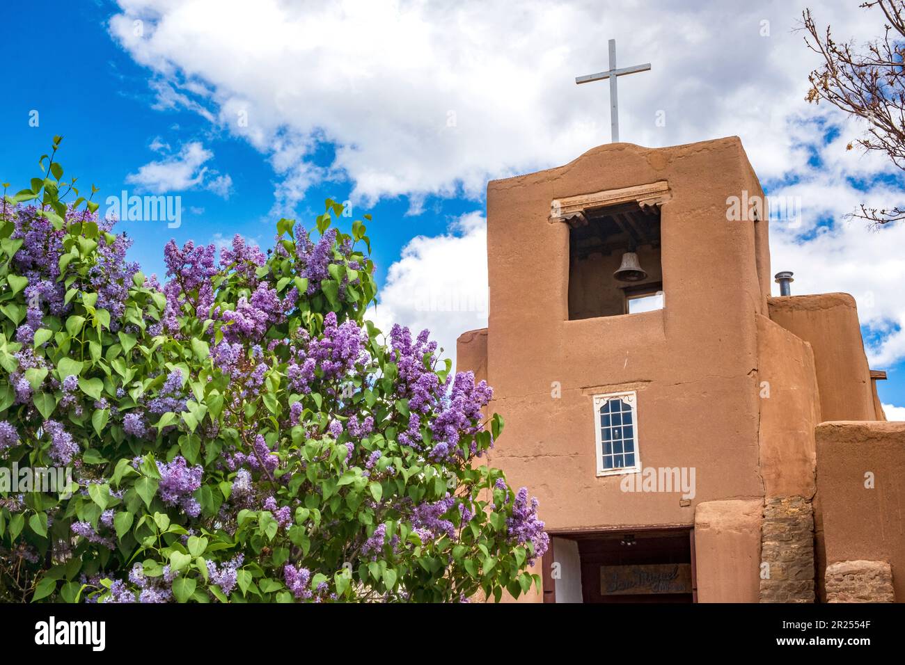 San Miguel Chapel, älteste Kirche der USA (1710), Santa Fe, New Mexico, USA Stockfoto