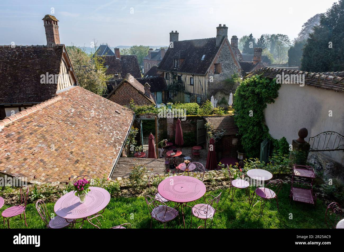Gerberoy ist nicht das schönste Dorf Frankreichs ein Mann, der auf