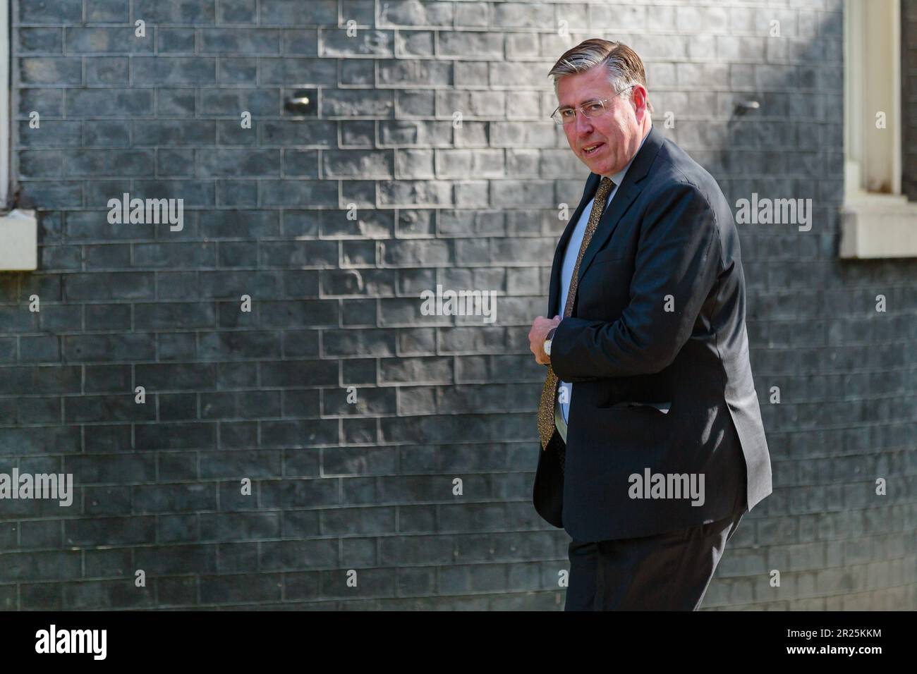 Downing Street, London, Großbritannien. 16. Mai 2023 Graham Brady, Vorsitzender des 1922-Komitees, nimmt an einem Treffen in der Downing Street 10 Teil. Foto: Amanda Rose/Alamy Live News Stockfoto