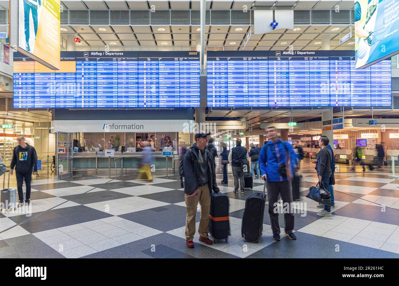 München Flughafen Abflug Terminal 2 www.alamy.de
