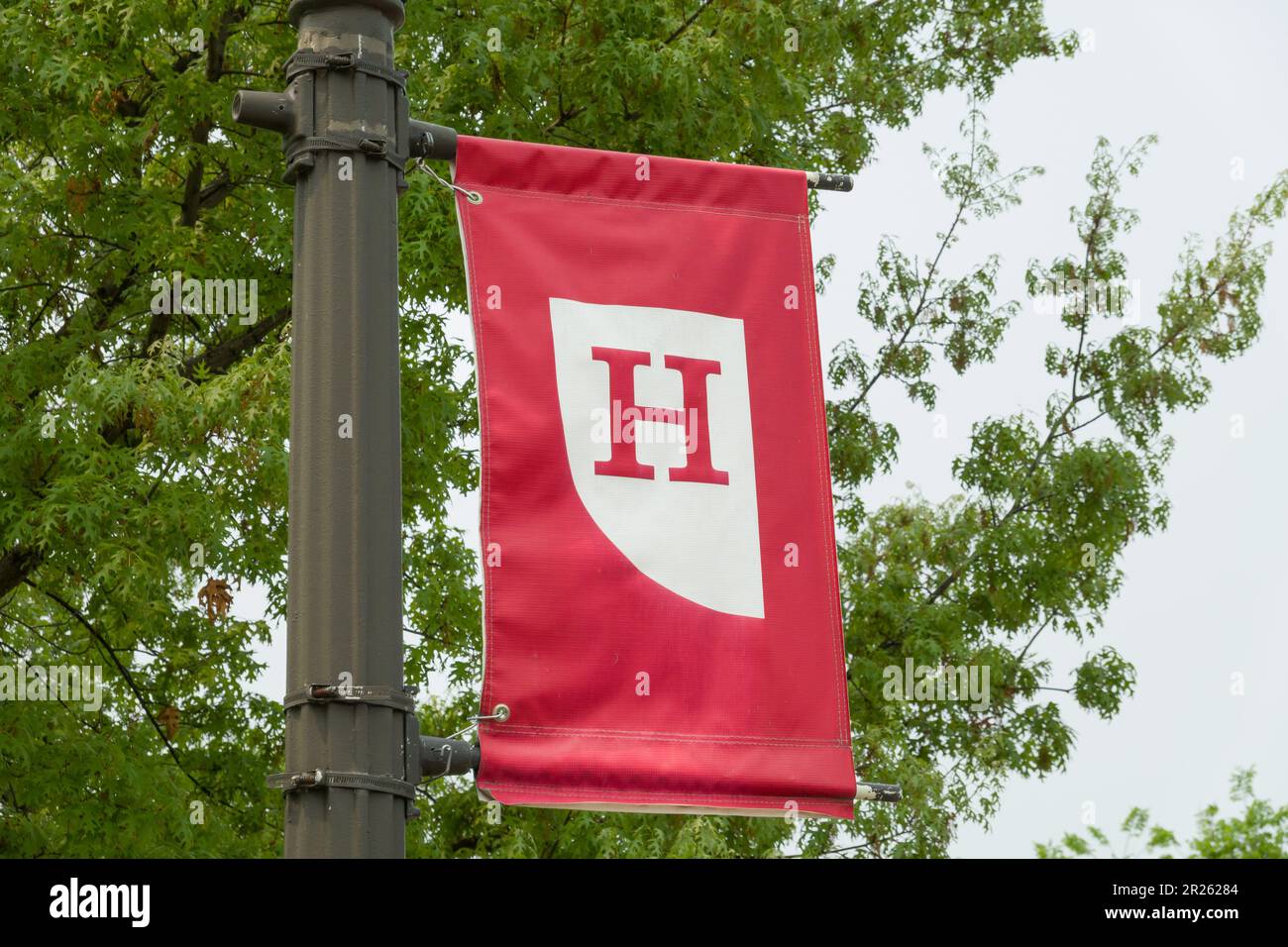 ST. PAUL, MN, USA - 16. MAI 2023: Campus-Banner an der Hamline University. Stockfoto