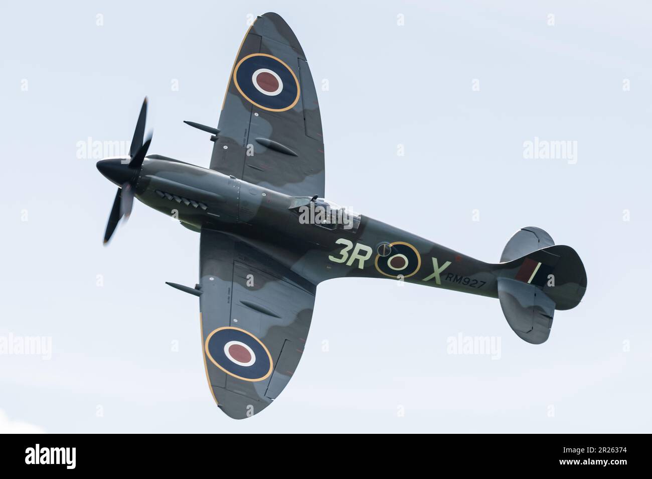 Das Supermarine Spitfire ist ein britisches einsitzendes Kampfflugzeug, das von der Royal Air Force und anderen alliierten Ländern während des Zweiten Weltkriegs eingesetzt wurde. Stockfoto