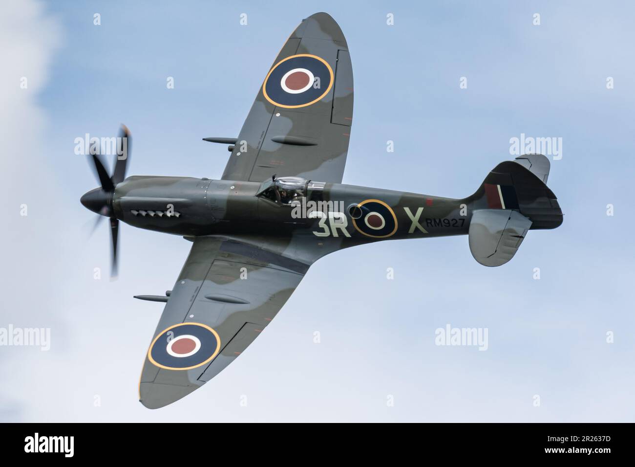 Das Supermarine Spitfire ist ein britisches einsitzendes Kampfflugzeug, das von der Royal Air Force und anderen alliierten Ländern während des Zweiten Weltkriegs eingesetzt wurde. Stockfoto
