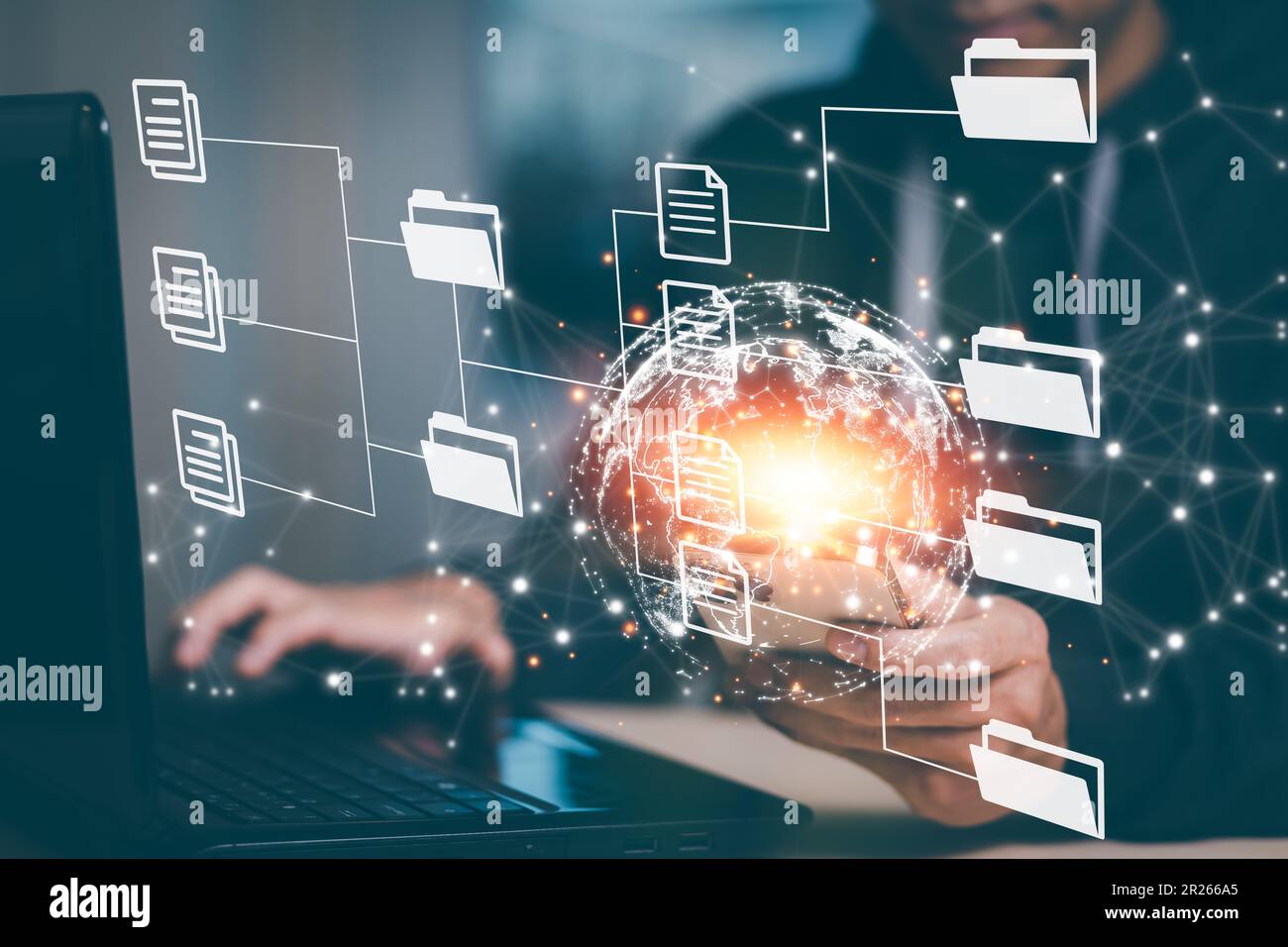 Online-Dokumentationsdatenbank und Dokumentenmanagementsystem Konzept, man verwendet Smartphone mit virtuellem, globalem Dokumentenmanagementsystem und Automat Stockfoto