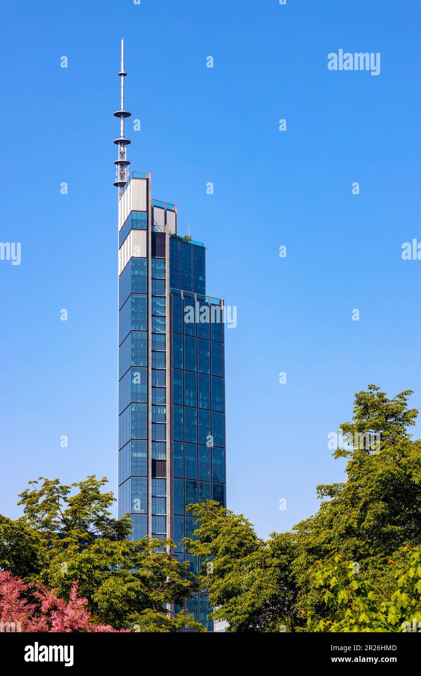 Warschau, Polen - 14. Mai 2023: Endbau des Varso-Turms durch HB Reavis in der Chmielna Straße im Geschäftsviertel Srodmiescie im Stadtzentrum von Warschau Stockfoto