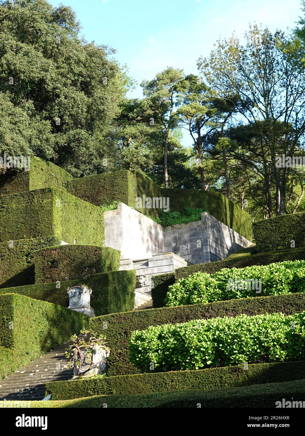 „Port Lympne“, „Herrenhaus“, „Kent“, „Gärten“, „Gartentreppe“, Hecken', 'Treppenflucht' Stockfoto