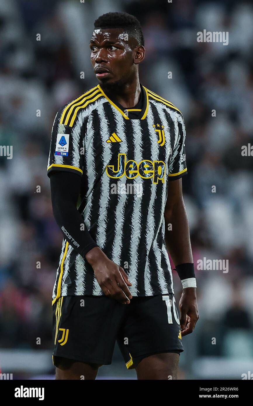 Paul Pogba vom FC Juventus trägt das neue Trikot Heimtrikot 23/24 während  des Fußballspiels der