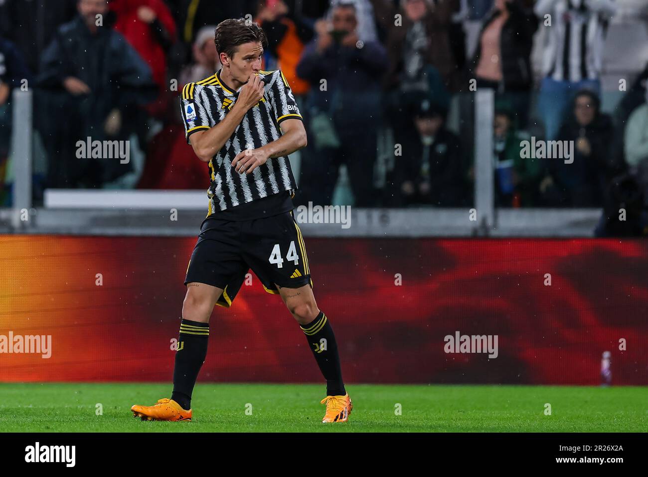 Nicolo Fagioli vom FC Juventus trägt das neue Trikot Heimtrikot 23/24 während des Fußballspiels der Serie A 2022/23 zwischen dem FC Juventus und der US-Cremonese im Allianz Stadium, Turin, Italien am 14. Mai 2023 – Photo FCI/Fabrizio Carabelli Stockfoto