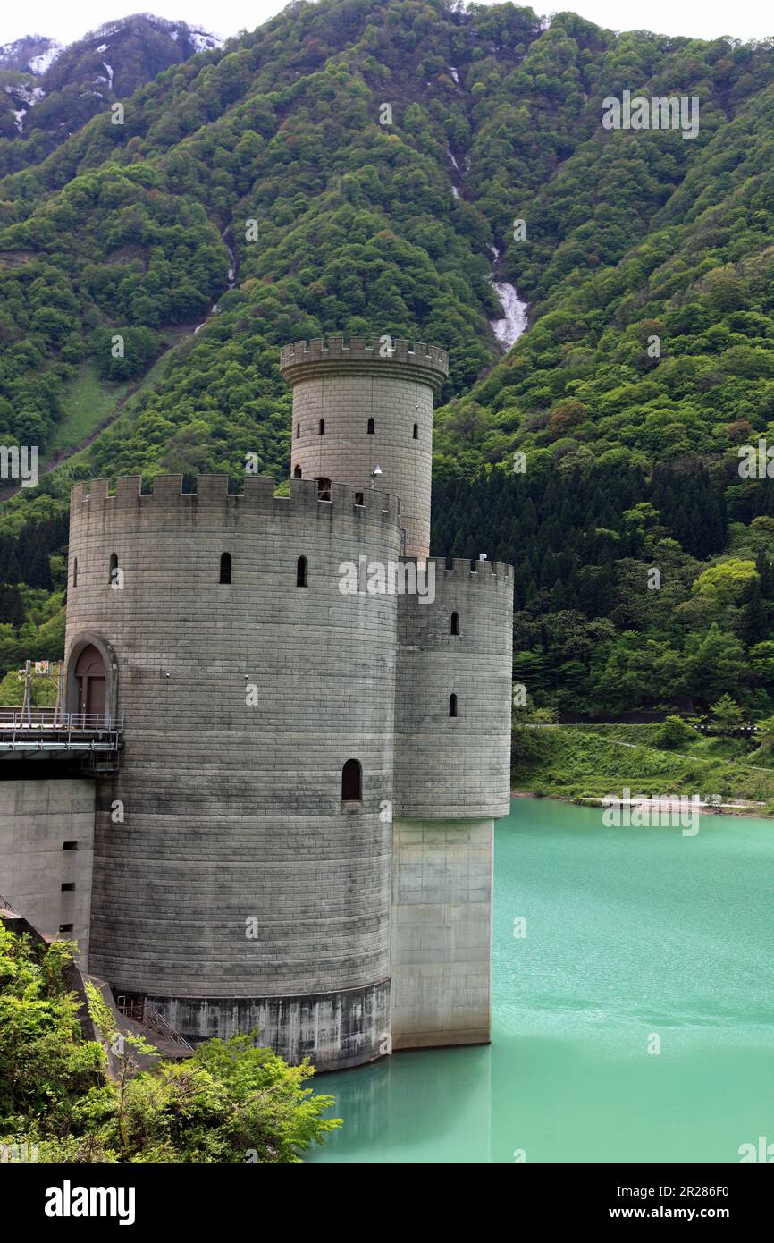 Kurobe-Schlucht und Kraftwerk des Flusses Shin Yanagi Stockfoto