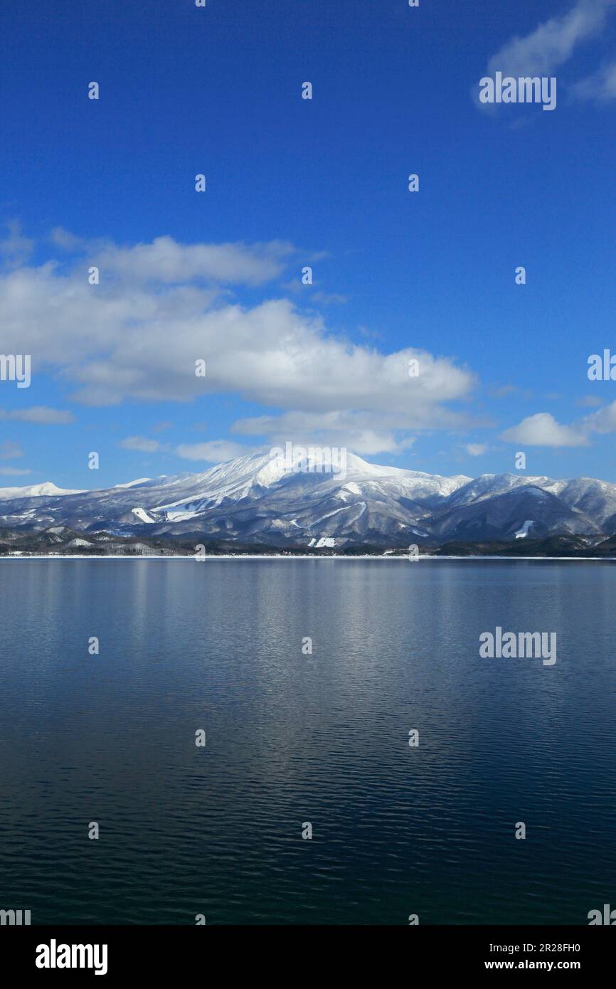 Tazawa-See und Akita-komagatake im Winter, Präfektur Akita Stockfoto