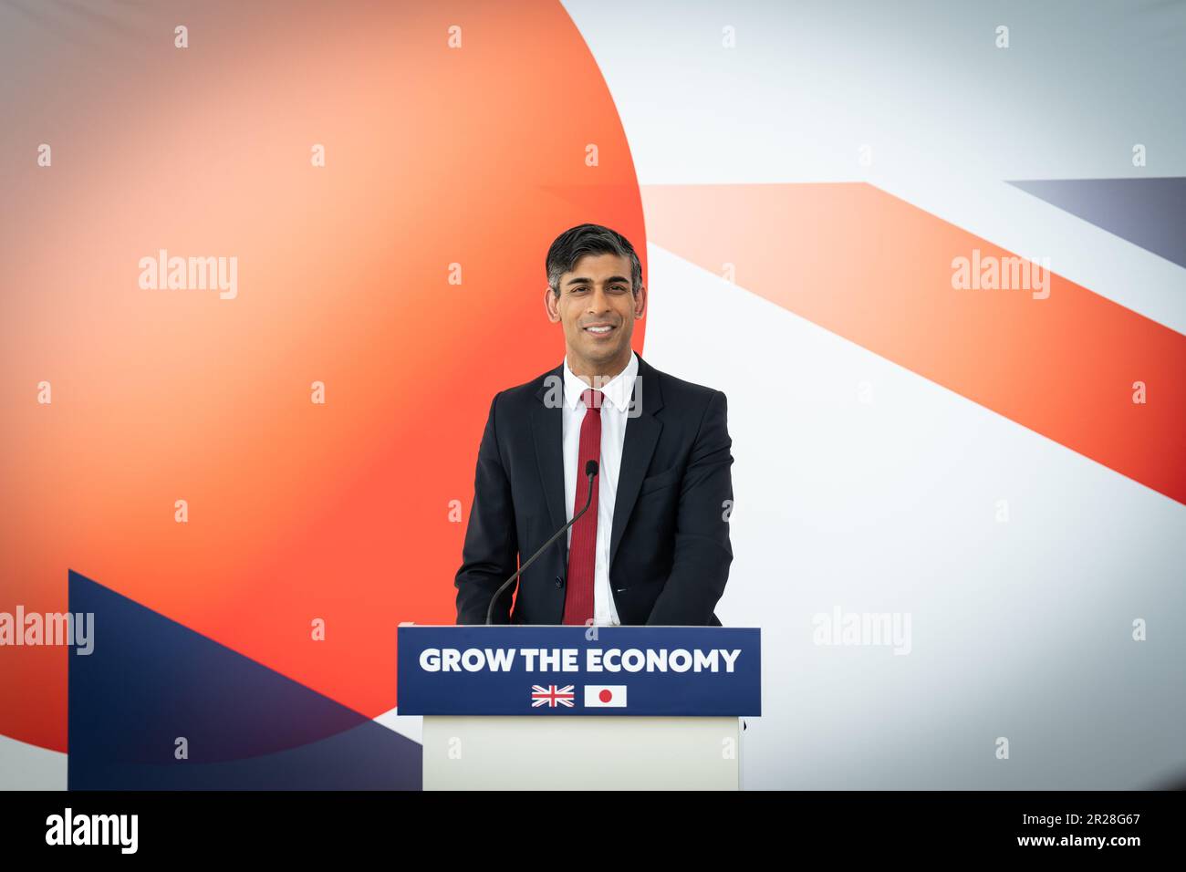 Premierminister Rishi Sunak hielt im Vorfeld des G7-Gipfels in Japan eine Rede während eines Geschäftsempfangs im Mori Art Museum, Roppongi Hills Mori Tower, Tokio. Foto: Donnerstag, 18. Mai 2023. Stockfoto