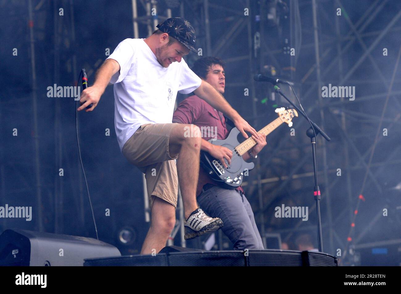 Mailand Italien 2012-07-05 : Rou Reynolds Sänger von Enter Shikari während Live-Konzert beim Heineken Jammin Festival 2012 Stockfoto