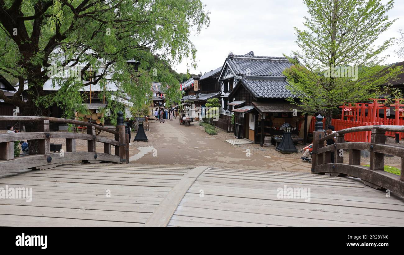Kinugawa Onsen, Japan Mai 1 2023: Edo Wonderland Nikko Edomura ist einer der berühmten Freizeitparks in Kinugawa Onsen, Japan. Es ist ein historischer Freizeitpark Recrea Stockfoto