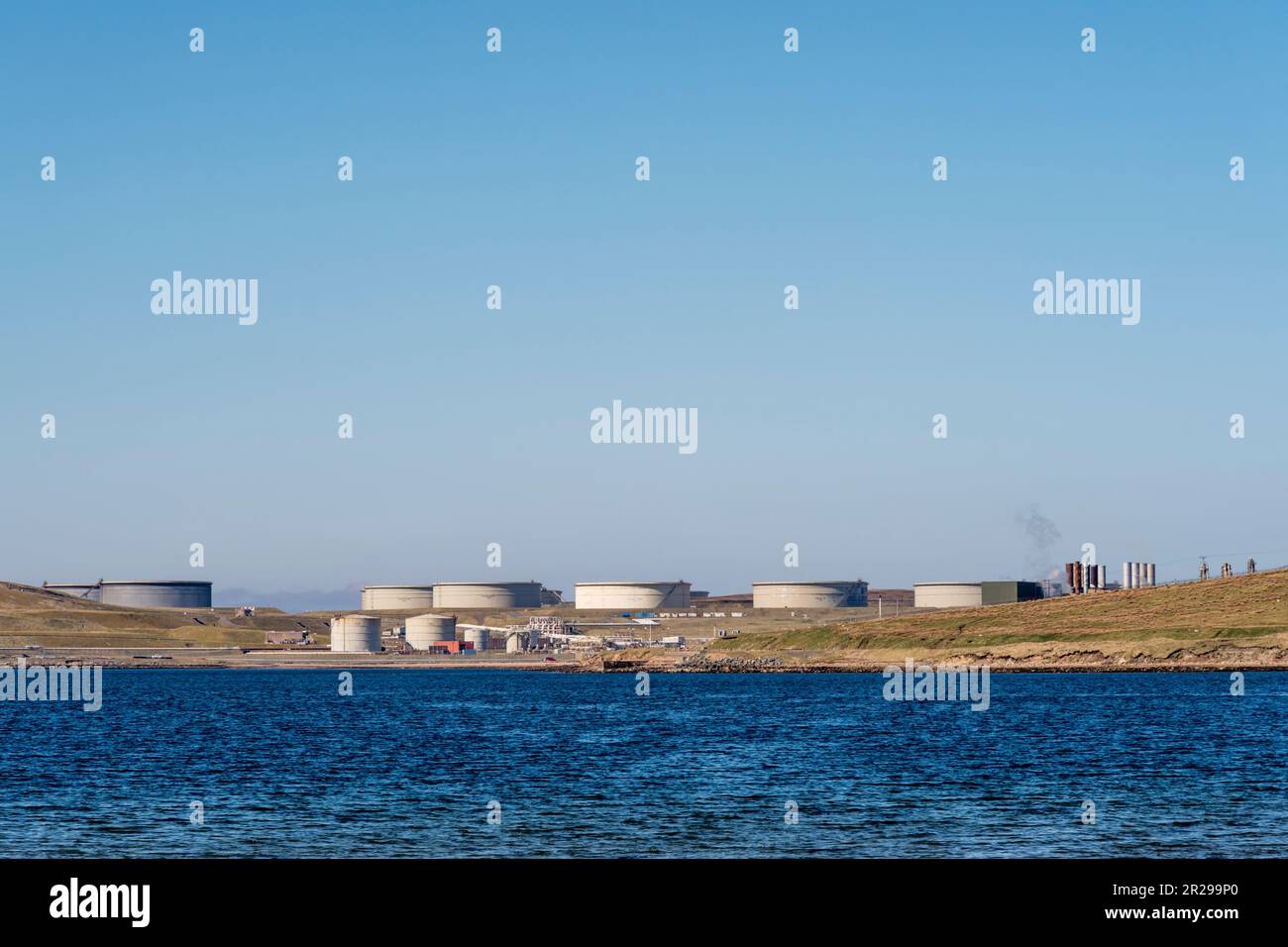 Sullom Voe Oil Terminal auf Shetland Festland. Stockfoto