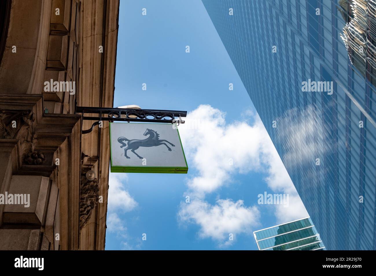 London- Lloyds Bank Plc in der City of London, einer britischen Einzelhandels- und Handelsbank. Stockfoto