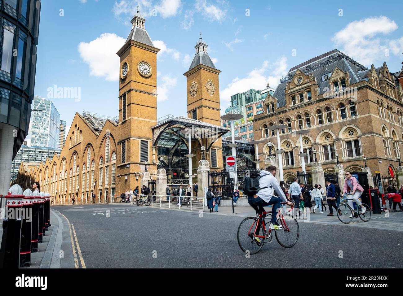 London - Mai 2023: Bahnhof Liverpool Street in der Stadt London Stockfoto