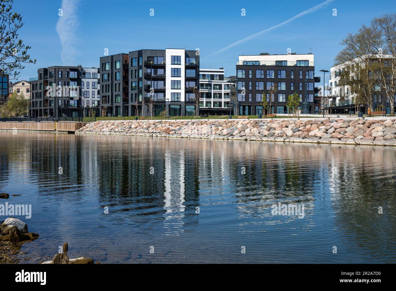 Neu gebaute Wohngebäude im Stadtteil Kalarand am Ufer von Tallinn, Estland Stockfoto