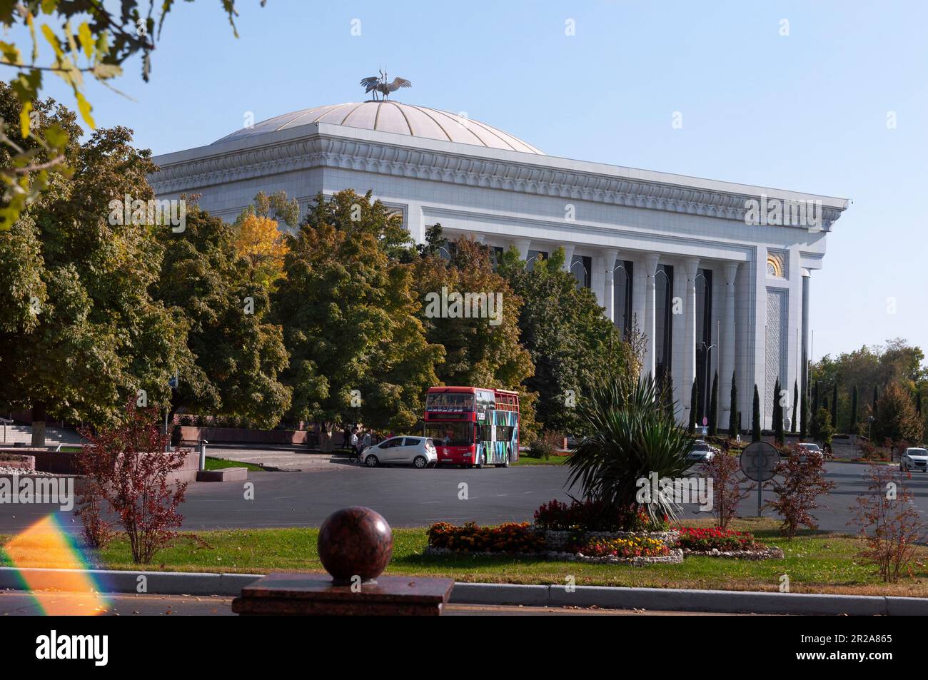 Palast der Foren auf dem Amir Temur Platz in Usbekistan, in Taschkent. Stockfoto