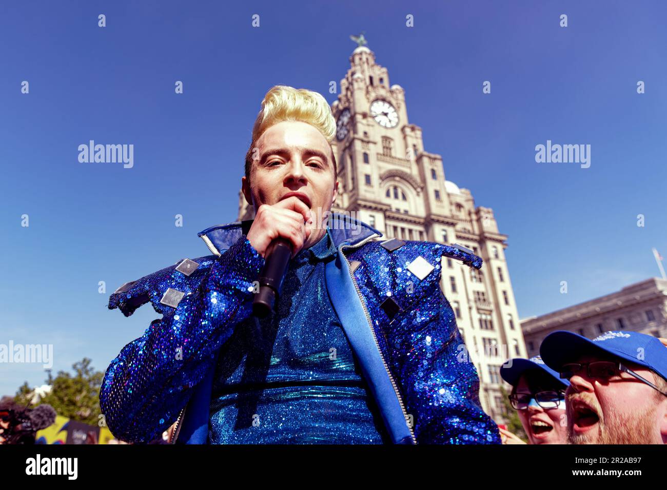 13. Mai 2023, Vereinigtes Königreich: 13. Mai 2023, Liverpool, Merseyside, Vereinigtes Königreich: Liverpool,..Jedward tritt im Eurovision Village in Liverpool vor dem Eurovision Song Contest 2023 auf. Das Eurovision Village am Pier Head –, das 9 Tage – geöffnet war, hat 250.000 Besucher empfangen. Zahlen der Liverpool BID Company zeigen, dass das Stadtzentrum weitere 384.036 Besucher – verzeichnete, was einem Anstieg von 13,2 % gegenüber 2022 entspricht. ... (Kreditbild: © Andy von Pip/ZUMA Press Wire) NUR REDAKTIONELLE VERWENDUNG! Nicht für den kommerziellen GEBRAUCH! Stockfoto