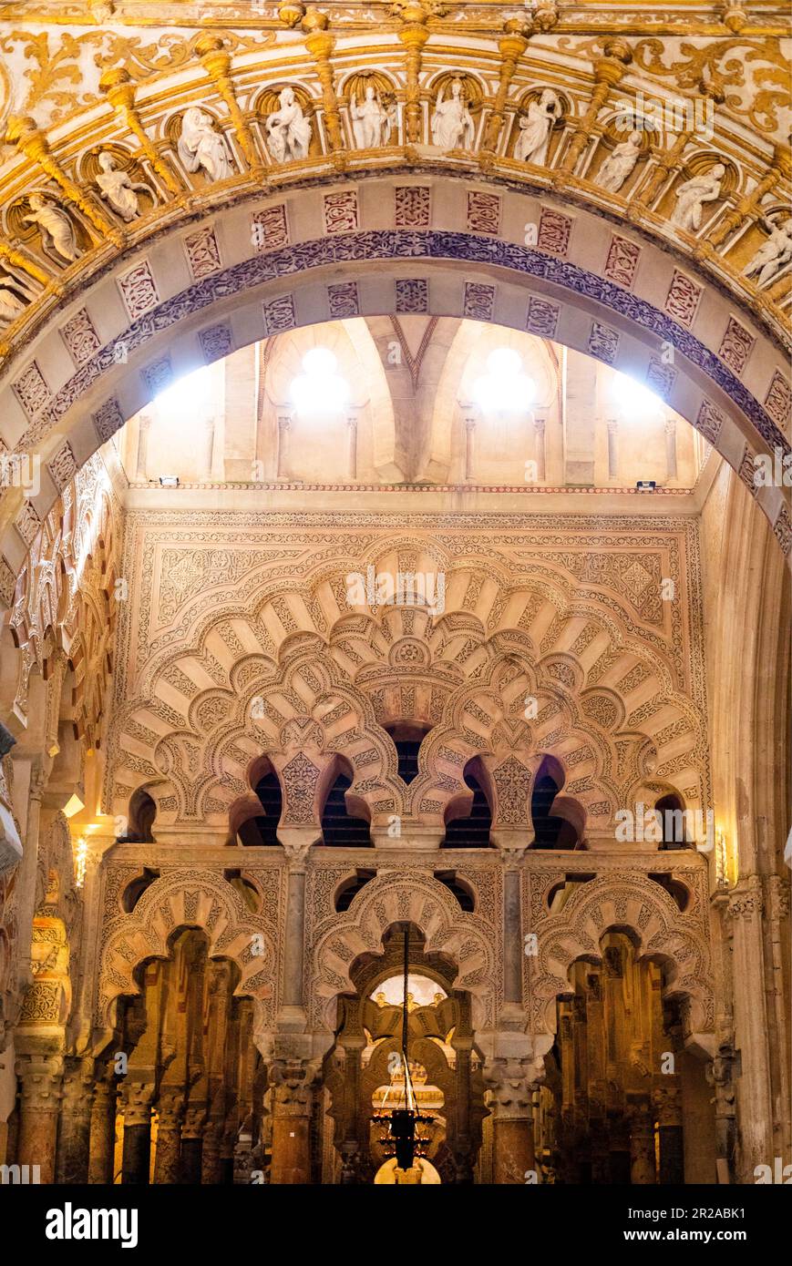 Spanien, Cordoba, Mezquita, auch bekannt als die große Moschee von Cordoba. Innenausstattung mit maurischer Architektur Stockfoto