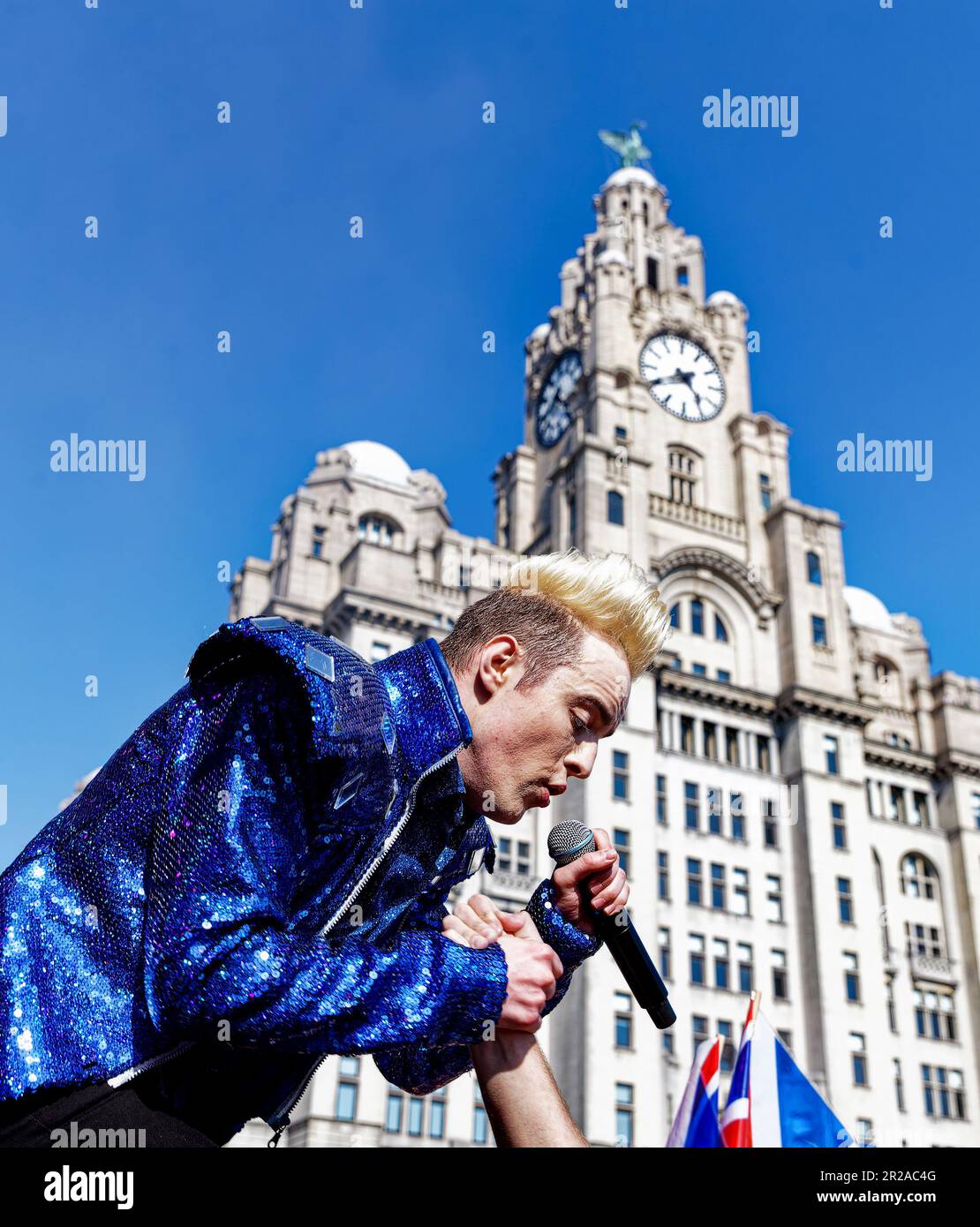13. Mai 2023, Vereinigtes Königreich: 13. Mai 2023, Liverpool, Merseyside, Vereinigtes Königreich: Liverpool,..Jedward tritt im Eurovision Village in Liverpool vor dem Eurovision Song Contest 2023 auf. Das Eurovision Village am Pier Head –, das 9 Tage – geöffnet war, hat 250.000 Besucher empfangen. Zahlen der Liverpool BID Company zeigen, dass das Stadtzentrum weitere 384.036 Besucher – verzeichnete, was einem Anstieg von 13,2 % gegenüber 2022 entspricht. (Kreditbild: © Andy von Pip/ZUMA Press Wire) NUR REDAKTIONELLE VERWENDUNG! Nicht für den kommerziellen GEBRAUCH! Stockfoto