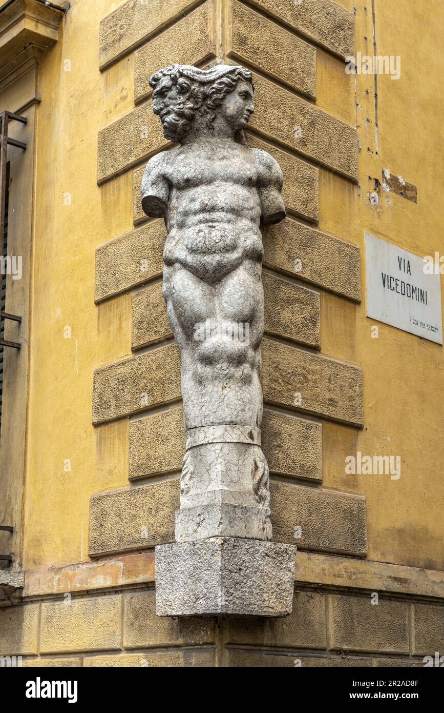 Statue des zweigesichtigen Janus an einer Ecke des Palazzo Magnani, jetzt Sitz der Magnani Foundation. Reggio Emilia, Emilia Romagna, Italien, Europa Stockfoto