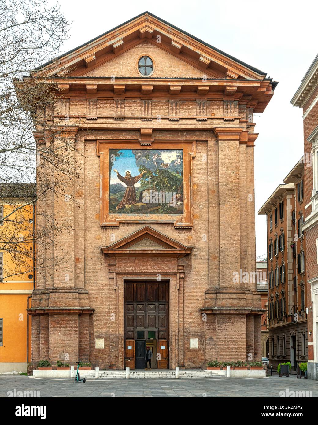 Fassade der Kirche der Unbefleckten Empfängnis und S. Francesco d'Assisi. Reggio Emilia, Emilia Romagna, Italien, Europa Stockfoto