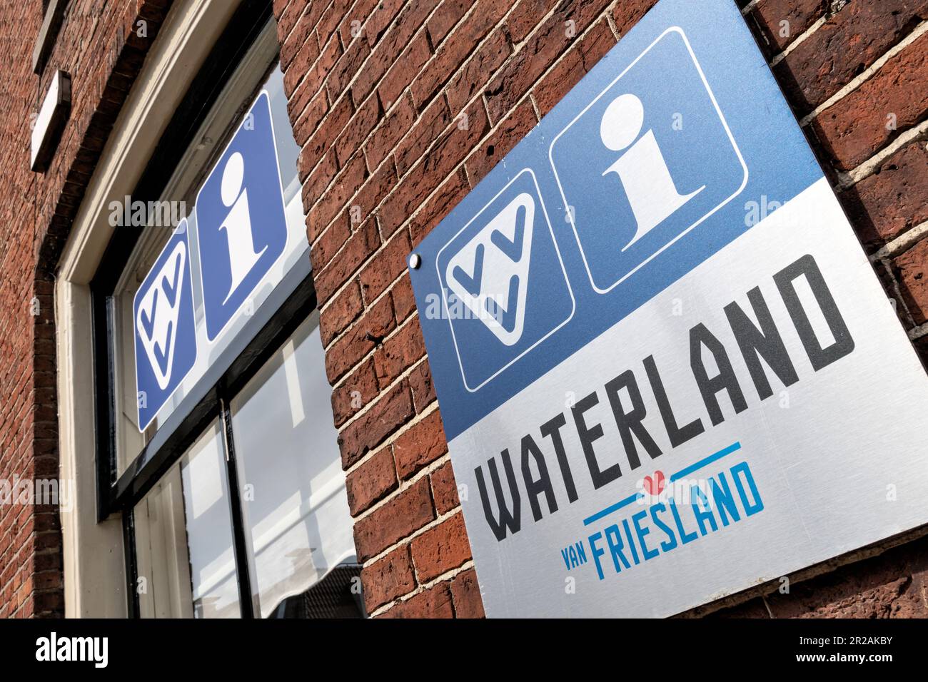 schild am VVV Waterland van Friesland Touristeninformation in Lemmer, Niederlande Stockfoto