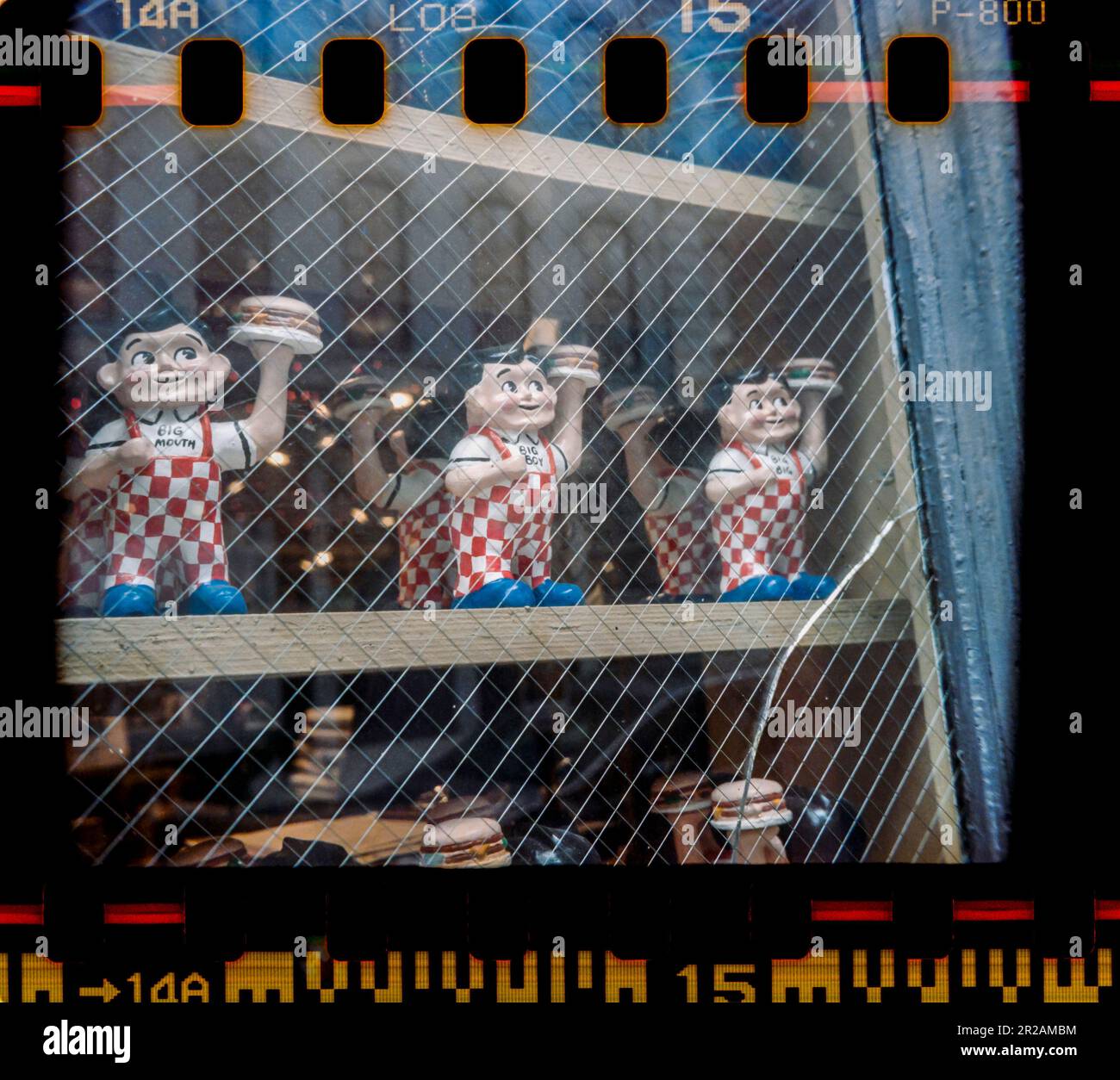 Schaufensterausstellung von „Big Boy“-Figuren im Flatiron-Viertel von New York im April 2023. (© Richard B. Levine) Stockfoto