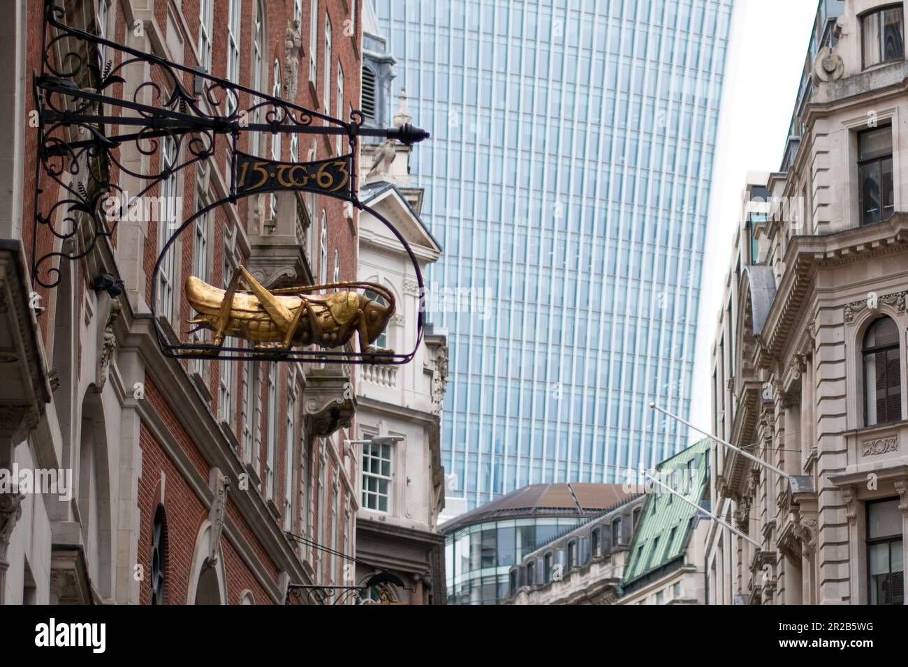 Architektur der Stadt London, Thomas Gresham Golden Grashüpfer im Finanzviertel Lombard Street in London Stockfoto
