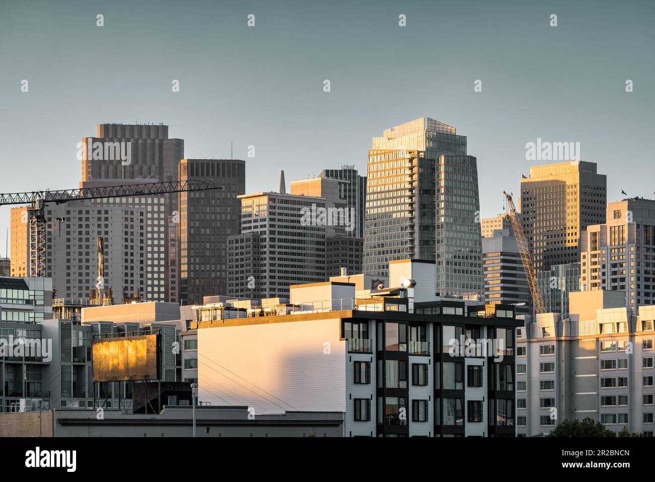 Skyline von San Francisco, Kalifornien, USA, mit Wohnungen und Bürogebäuden. Stockfoto