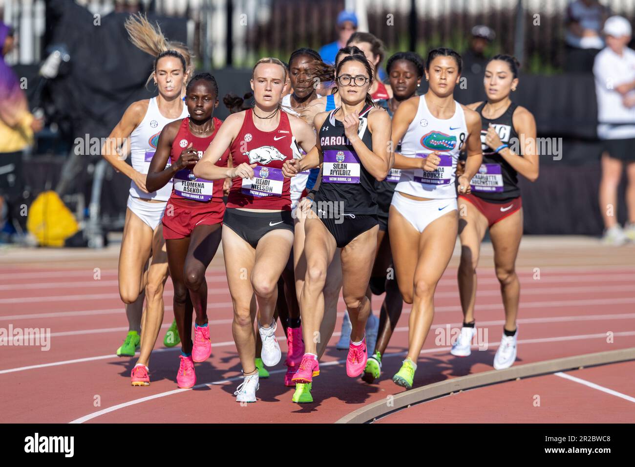 Der Mittelstreckenläufer Silan Ayyldiz aus South Carolina führt das 1500-Meter-Finale bei den Southeastern Conference Track and Field Championships 2023 an. Stockfoto