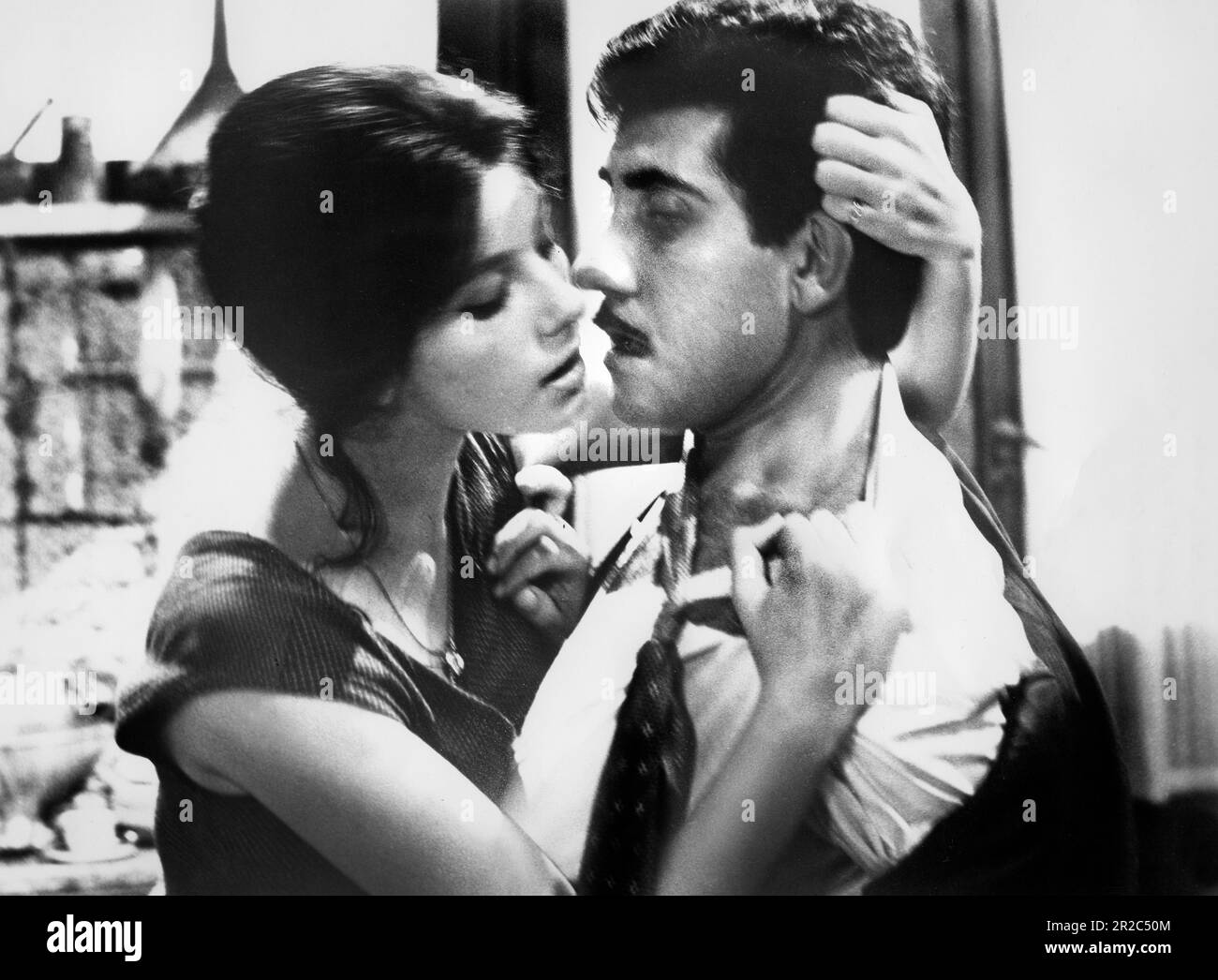 Stefania Sandrelli, Aldo Puglisi, am Set des italienischen Films „Sedotta e abbandonata“, Continental Distributing Inc., 1964 Stockfoto