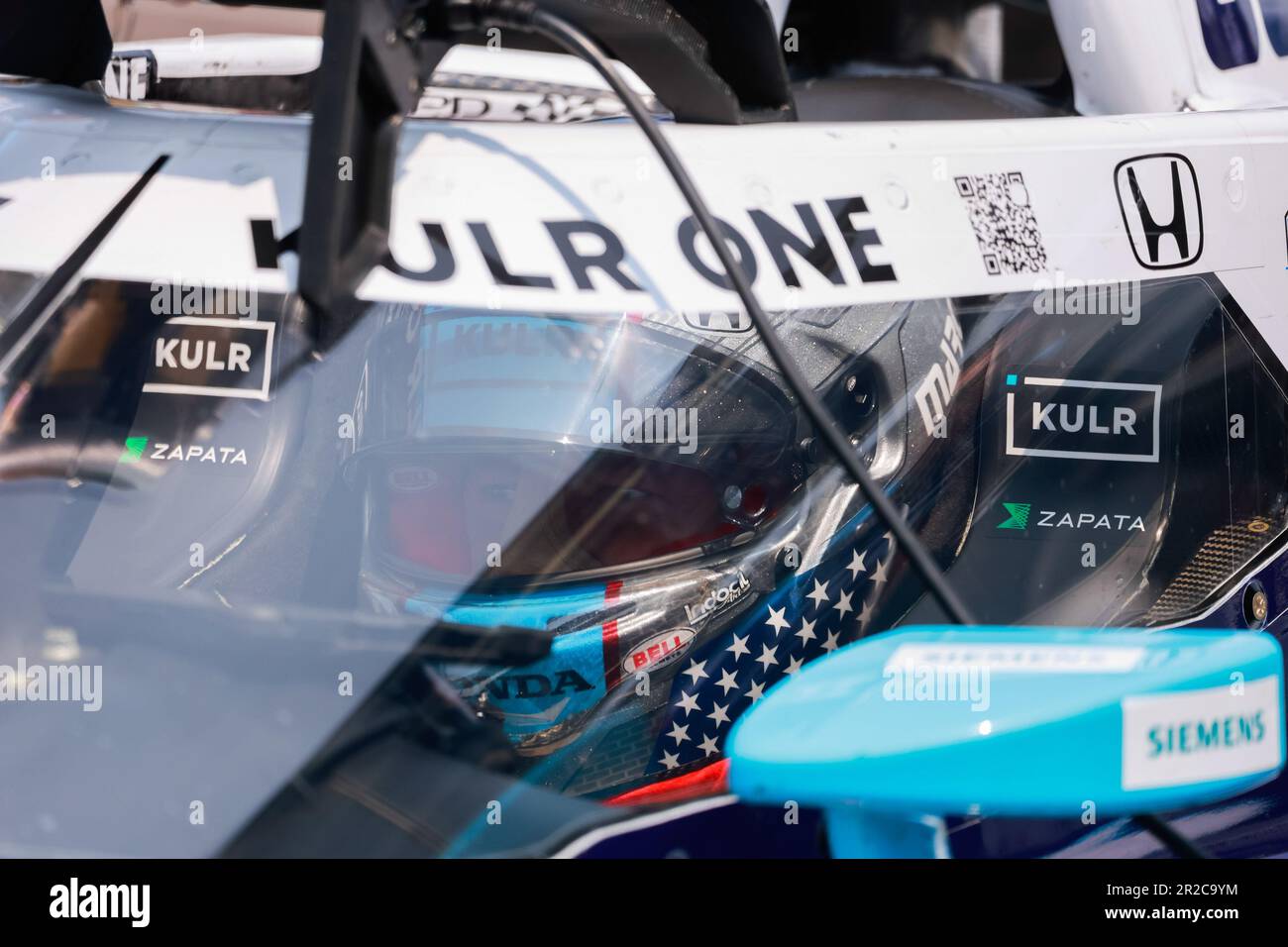 Indianapolis, Usa. 18. Mai 2023. IndyCar-Fahrer Marco Andretti (98) trainiert für den 2023 Indy 500 auf dem Indianapolis Motor Speedway in Indianapolis. (Foto: Jeremy Hogan/SOPA Images/Sipa USA) Guthaben: SIPA USA/Alamy Live News Stockfoto
