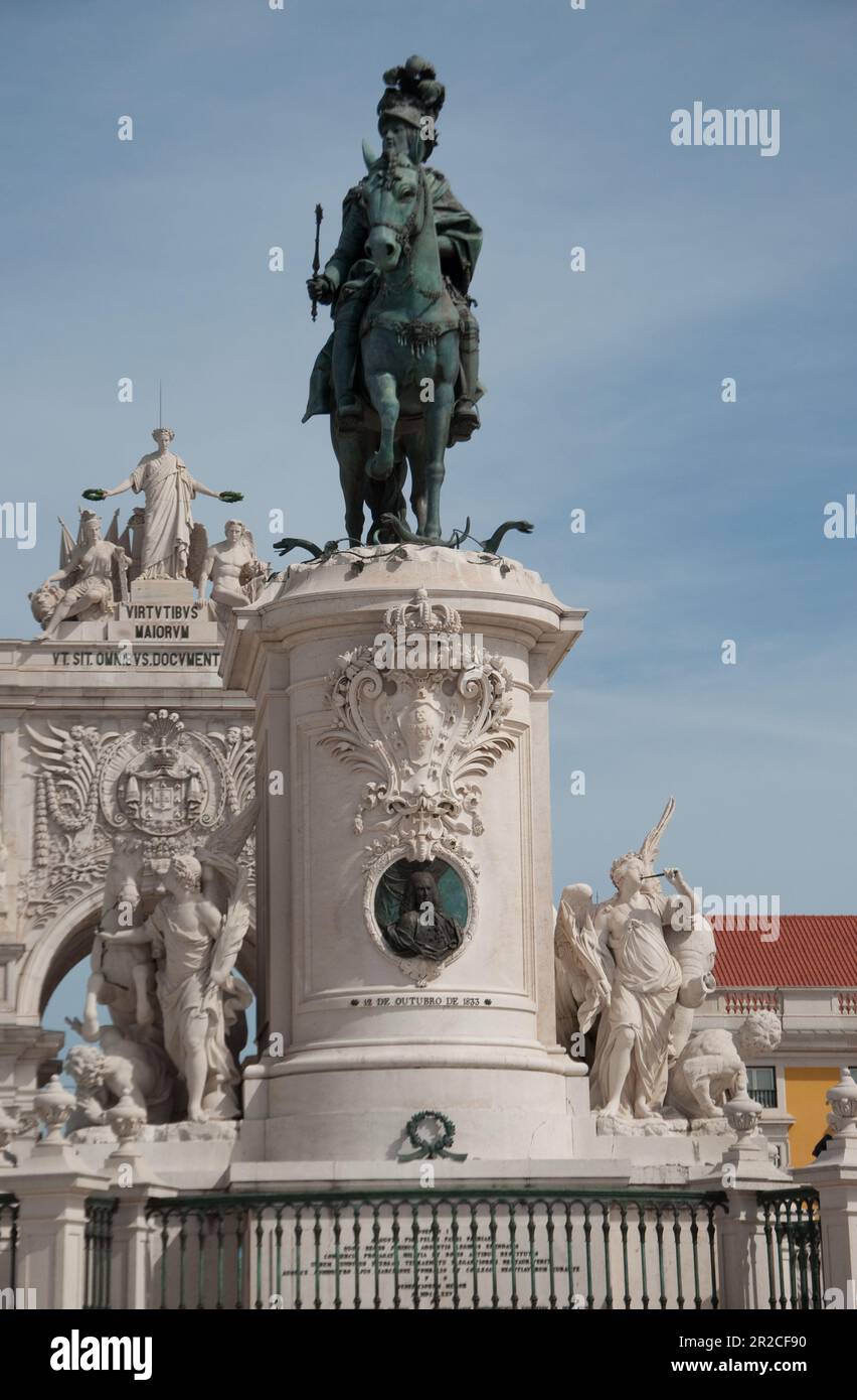 Statue von König Jose I und Arc de Rua Agosta, Praca do Comercio, Lissabon, Portugal Stockfoto