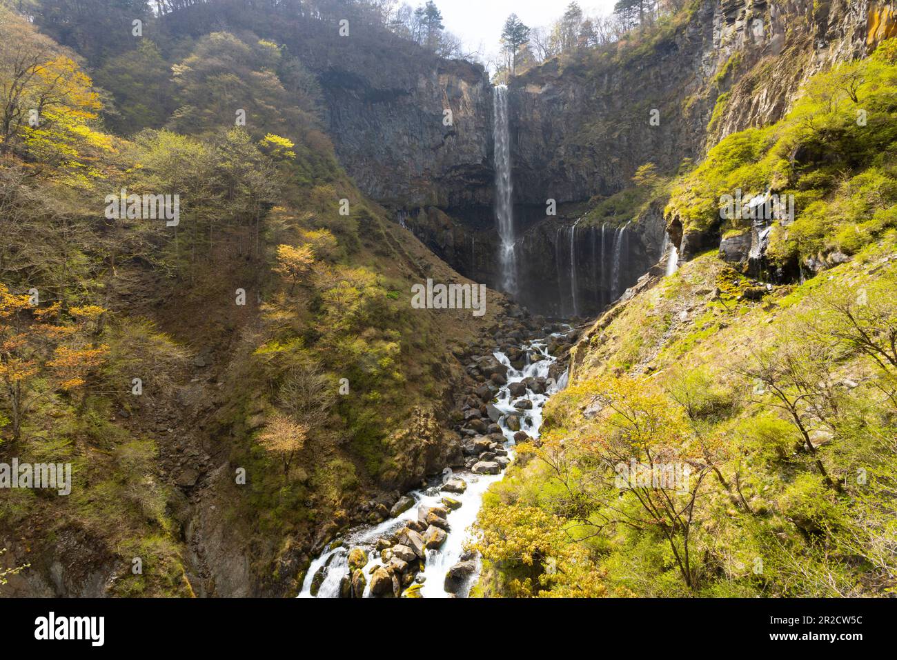 Blick auf den Chuzenji-See und die Kegon Falls in japan, Präfektur Tochigi, in der Nähe von Nikko shi Stockfoto