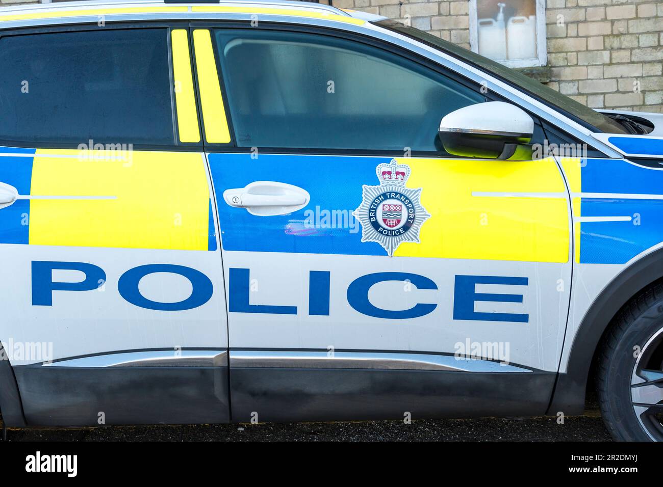 Ein Fahrzeug der britischen Verkehrspolizei parkt am Lincoln City Bahnhof 2023 Stockfoto