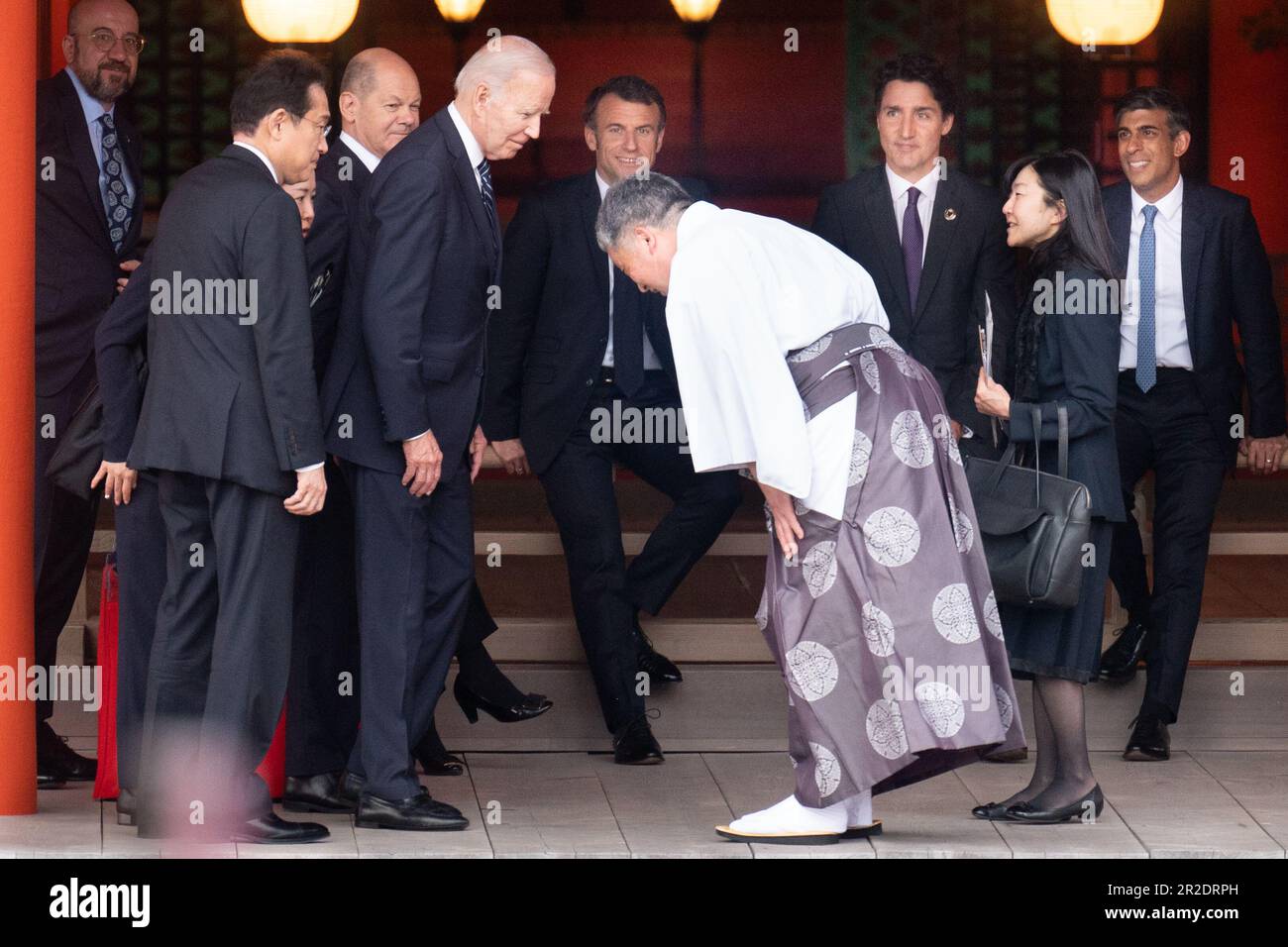 US-Präsident Joe Biden trifft sich mit den anderen G7-Führern, um am Familienfoto des Itsukushima-Schreins während des G7-Gipfels in Hiroshima, Japan, teilzunehmen. Foto: Freitag, 19. Mai 2023. Stockfoto
