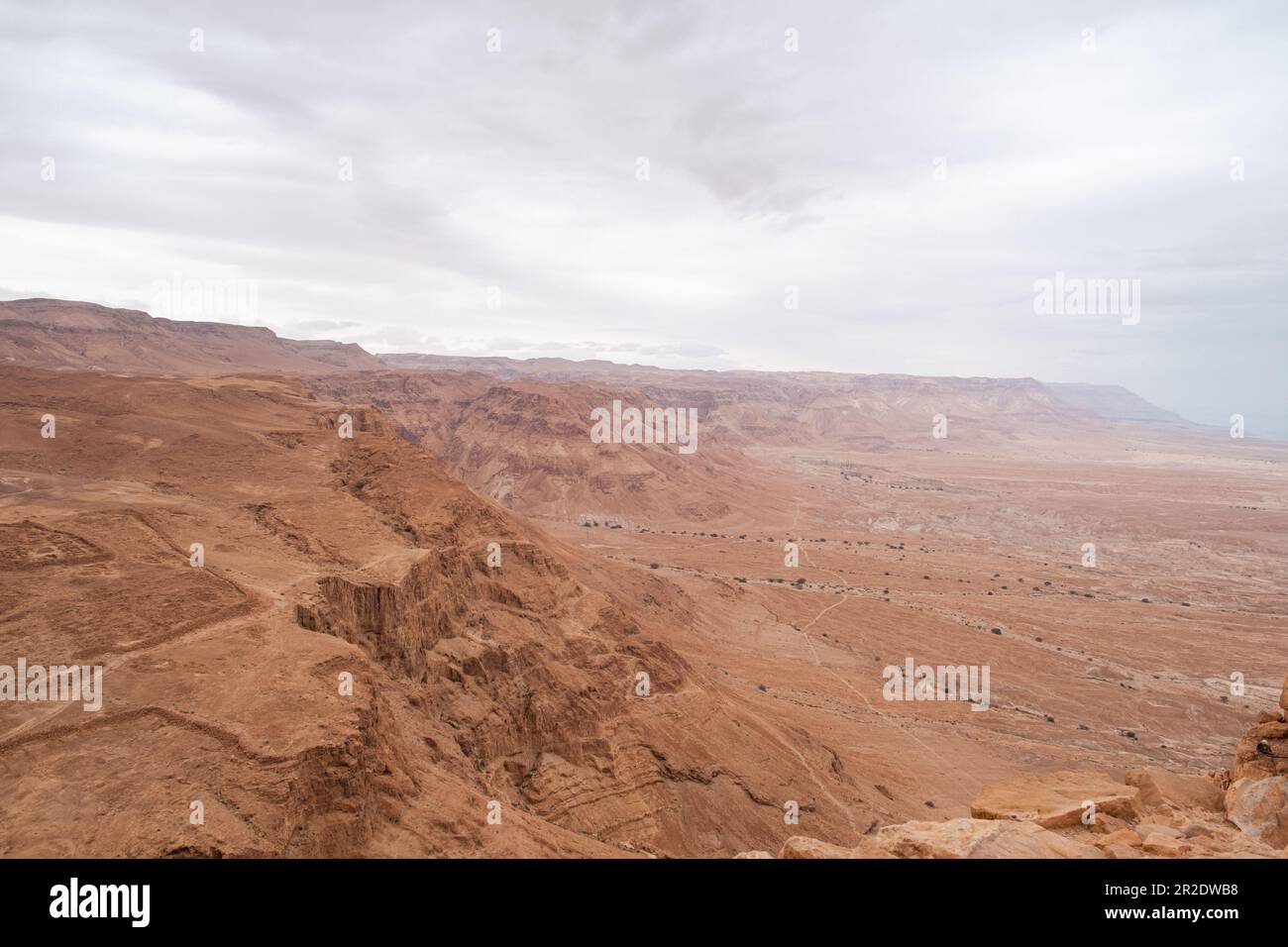 Blick auf die Judäische Wüste von Masada, Südbezirk, Israel. Stockfoto