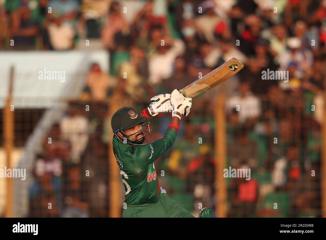 Bangladescher Wächter der Liton das Fledermäuse während des Bangladesch-Indien-Spiels Third One Day International (ODI) in Zahur Ahmed Chowdhury Stockfoto