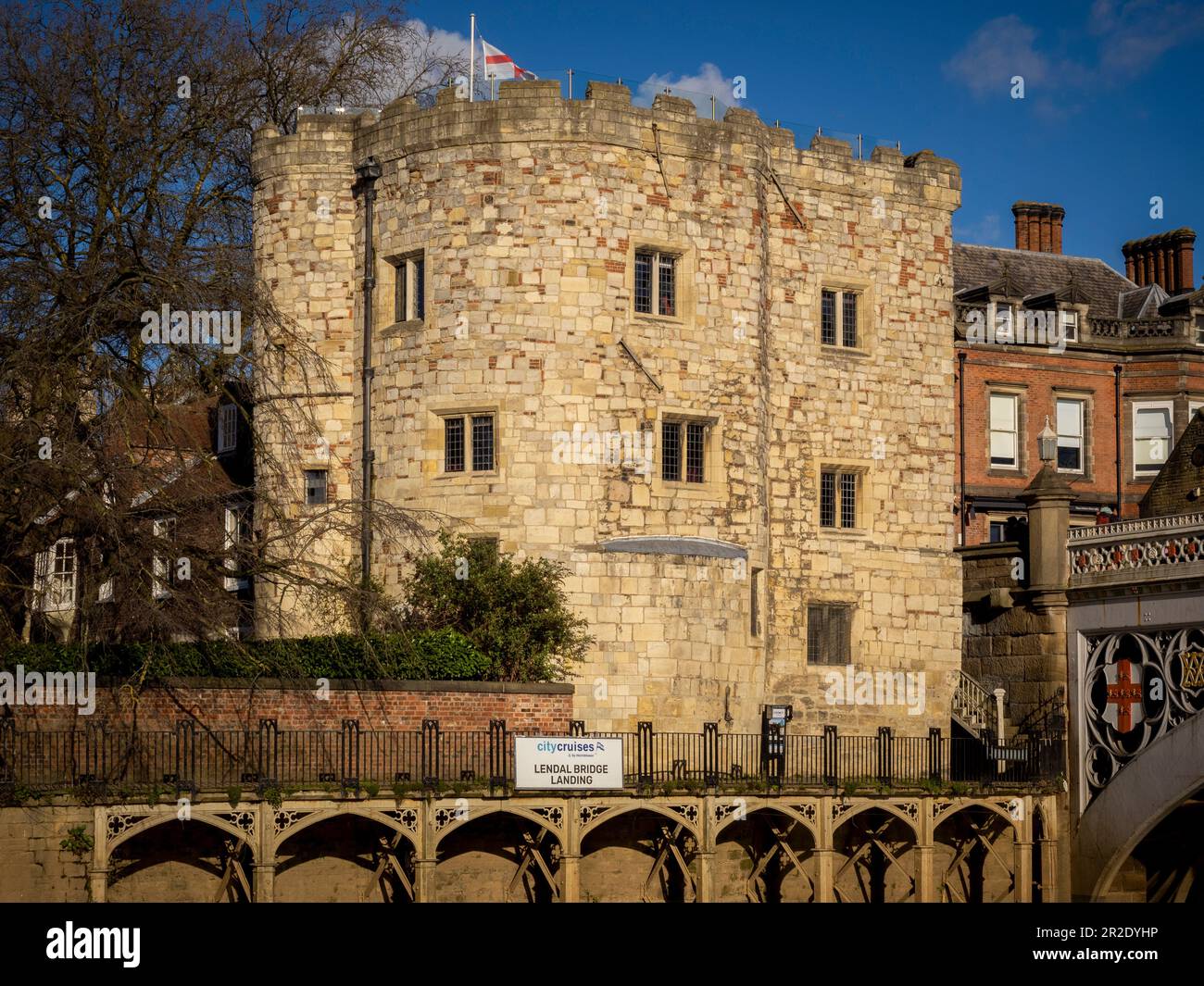 Lendal Tower vom Fluss Ouse in York aus gesehen. UK Stockfoto