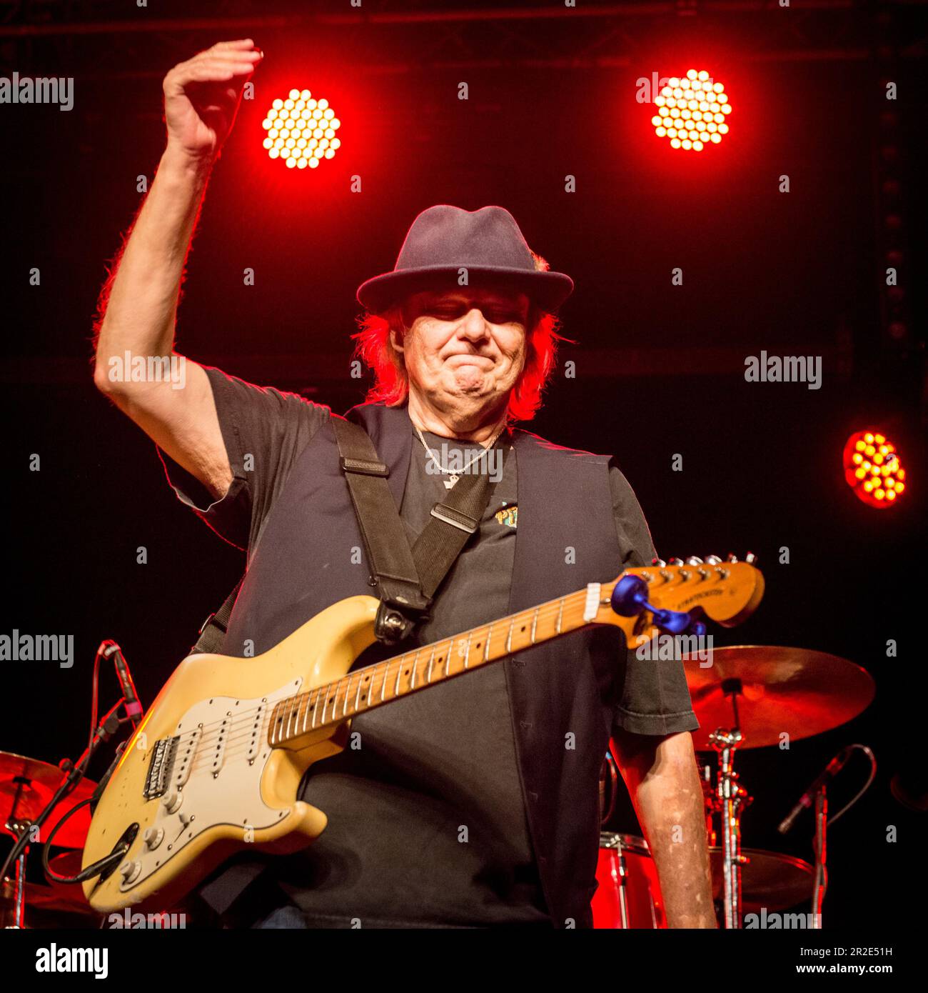 Walter Trout über Gesang und Gitarre Stockfoto