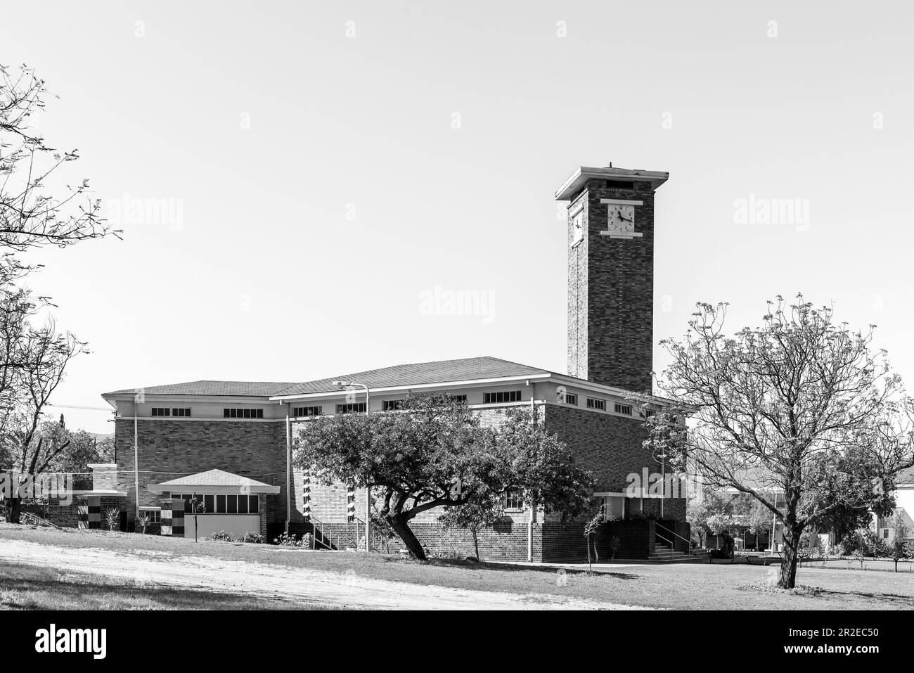 Citrusdal, Südafrika - 9. September 2022: The Dutch Reformed Church in Citrusdal in the Western Cape Province. Schwarzweiß Stockfoto