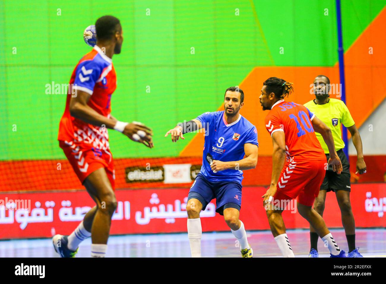Das 2023. Spiel des afrikanischen Handballverbands der Männer zwischen Al Ahly und JSK, Kinshasa in Kairo, Ägypten. Stockfoto