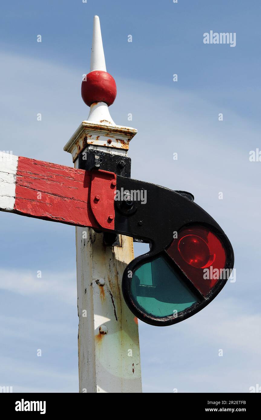 Semaphor-Signale an der Station Llanuwchllyn. Stockfoto