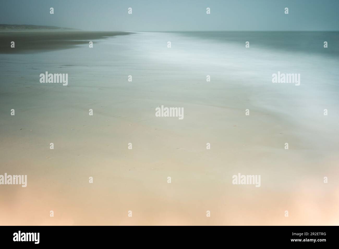 Strand im Nebel, Spiekeroog, Ostfriesische Inseln, Bezirk Wittmund, Ostfriesien, Niedersachsen, Deutschland, Europa Stockfoto