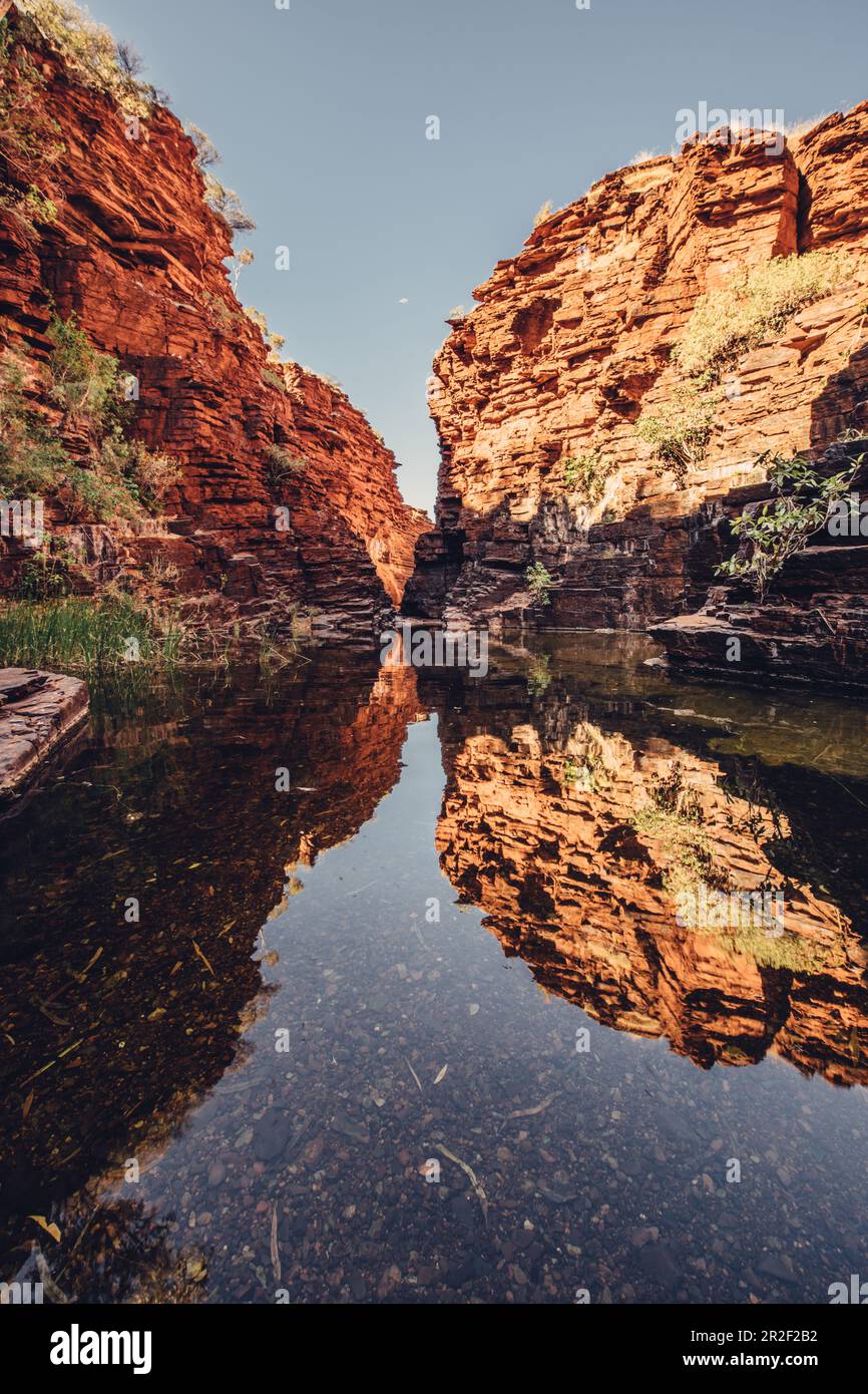 Wasserloch in der Joffre-Schlucht im Karijini-Nationalpark in Westaustralien, Australien, Ozeanien; Stockfoto