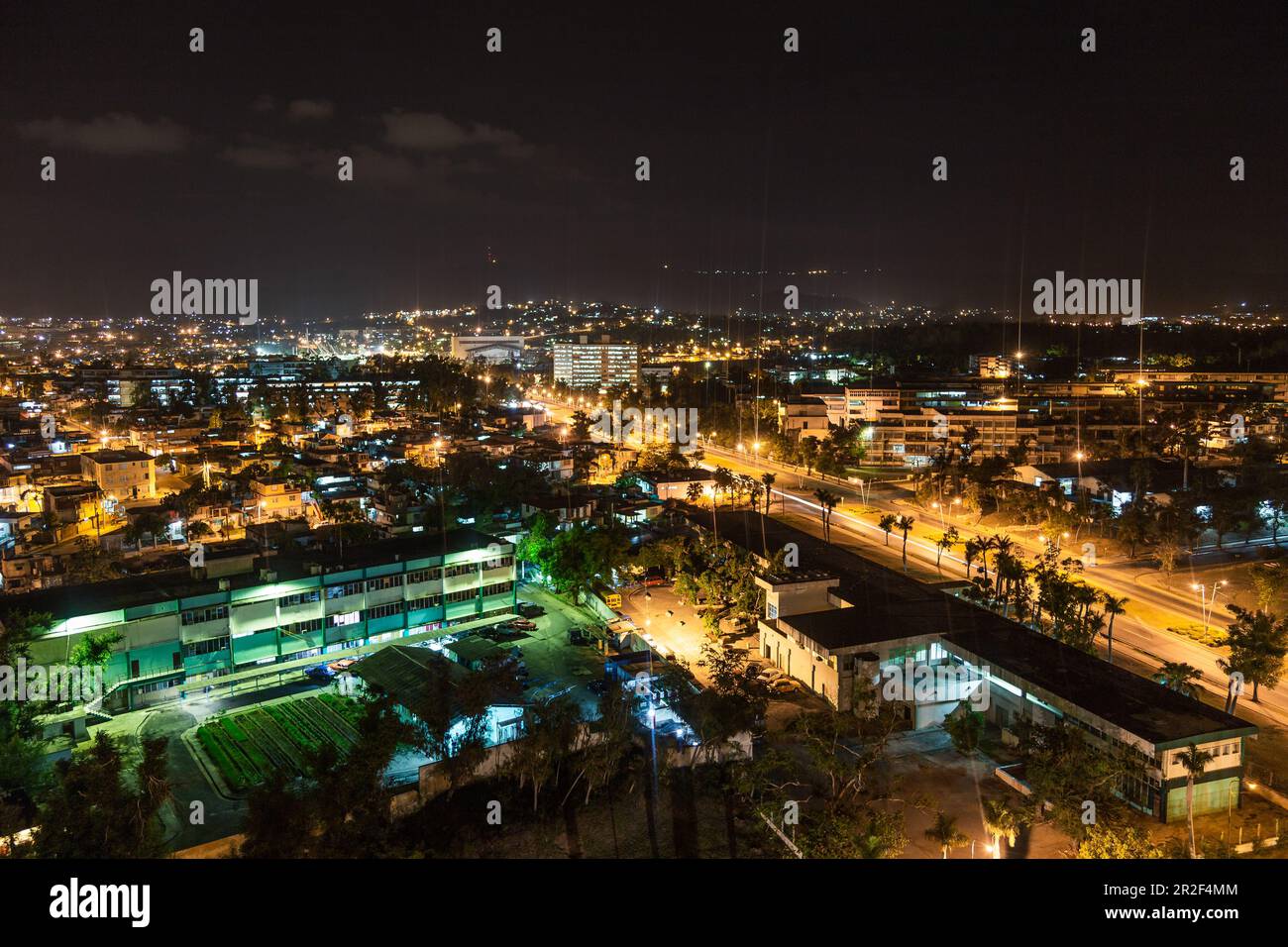 Nächtlicher Blick auf Santiago de Cuba, Kuba Stockfoto